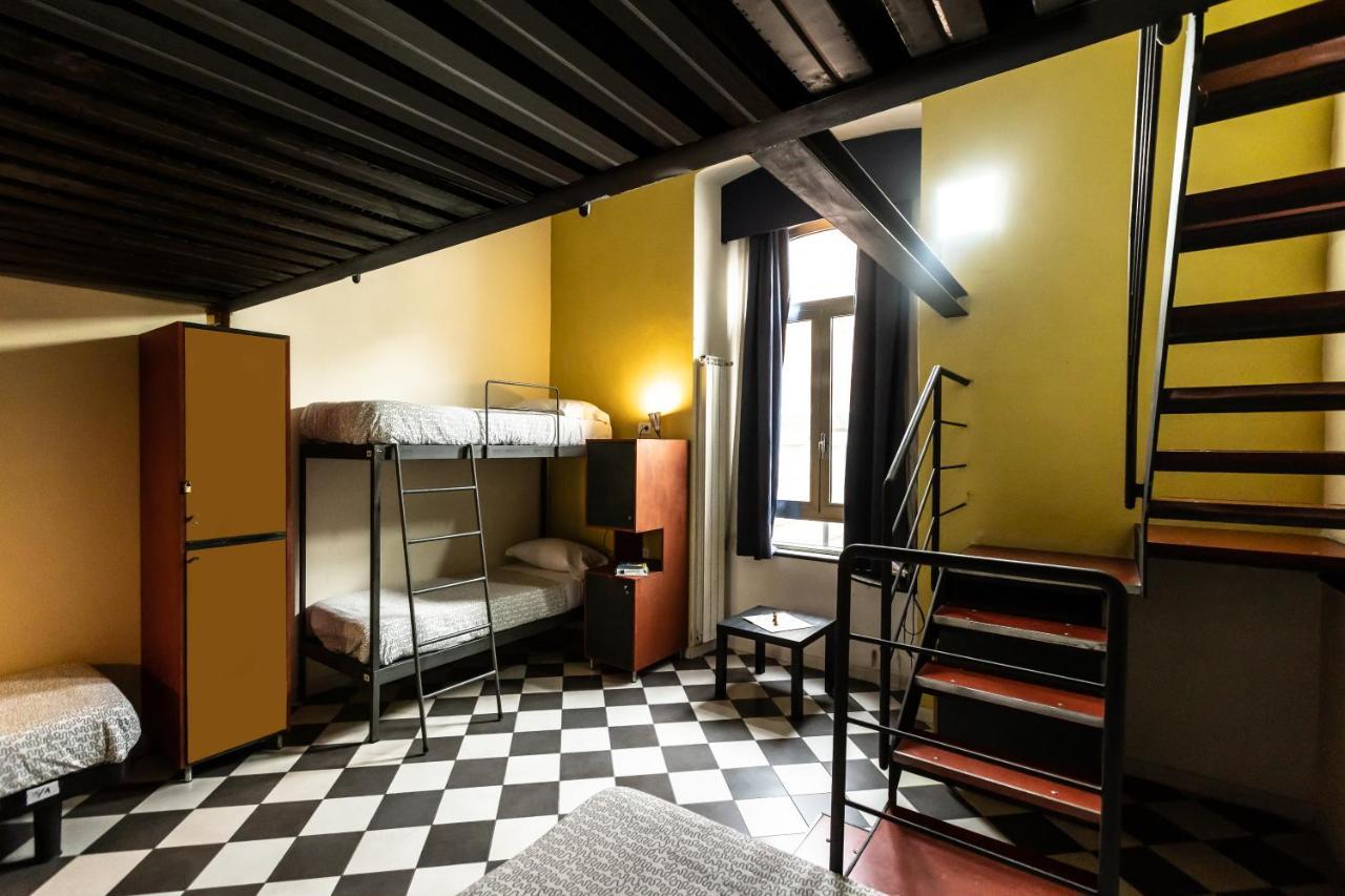 Fabric Hostel ปอร์ติชี ภายนอก รูปภาพ